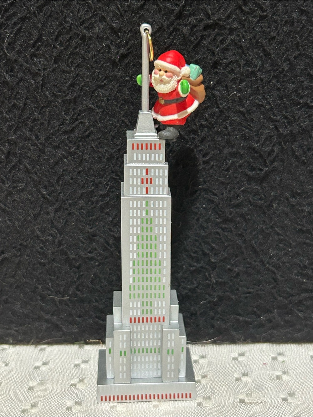 1990 Hallmark Keepsake King Klaus Santa On Empire State Building Ornament No Box